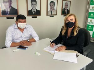Imagem da notícia - Jucea e Prefeitura de Careiro Castanho assinam acordo de cooperação técnica