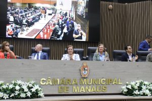 Imagem da notícia - Presidente da Jucea participa de solenidade na Câmara Municipal de Manaus