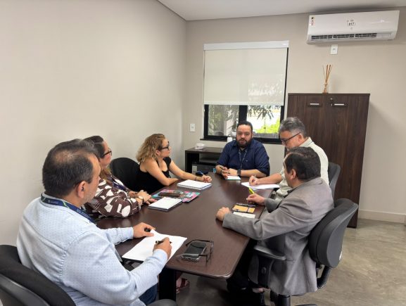 Jucea recebe visita institucional do Sebrae Amazonas